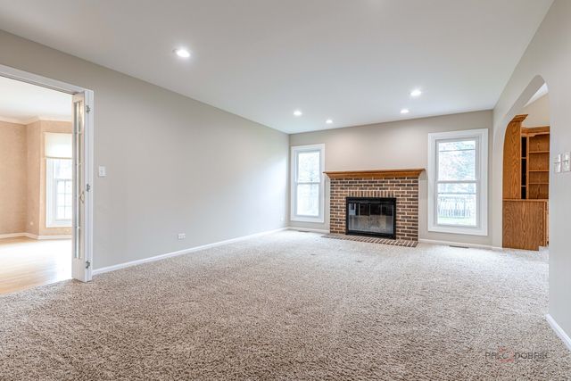 383 Barn Swallow Lane, Vernon Hills, IL 60061