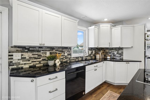 1607 Parkhill Drive, Norwalk, IA 50211