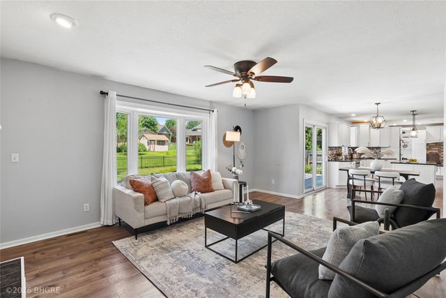 1607 Parkhill Drive, Norwalk, IA 50211