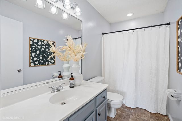 1607 Parkhill Drive, Norwalk, IA 50211
