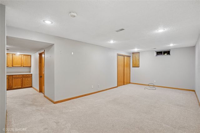 1607 Parkhill Drive, Norwalk, IA 50211