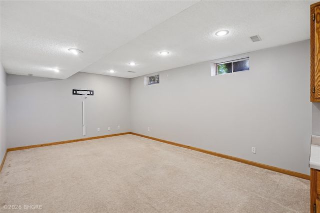 1607 Parkhill Drive, Norwalk, IA 50211