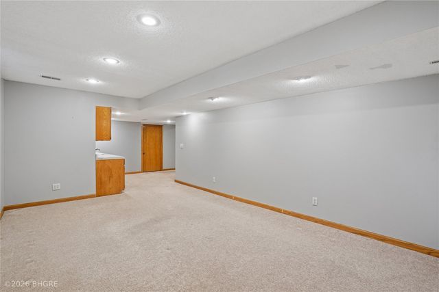 1607 Parkhill Drive, Norwalk, IA 50211