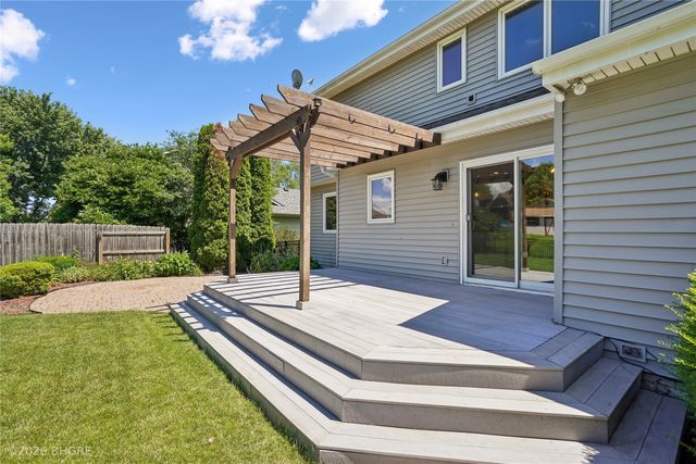 1607 Parkhill Drive, Norwalk, IA 50211