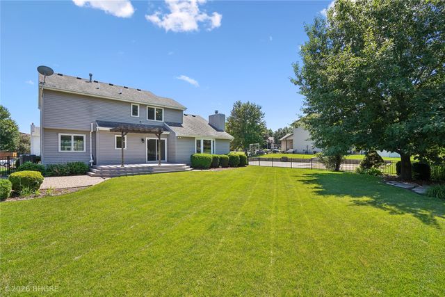 1607 Parkhill Drive, Norwalk, IA 50211