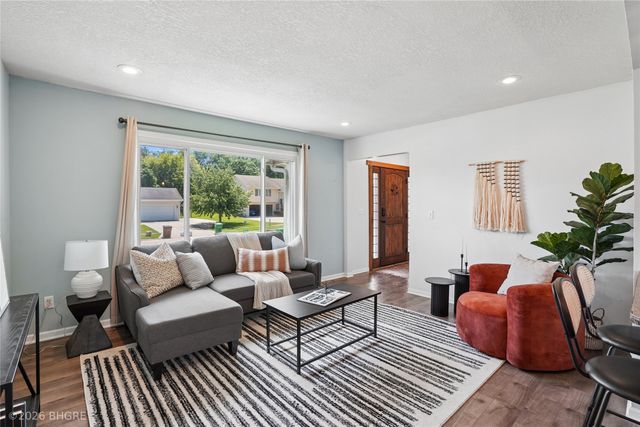 1607 Parkhill Drive, Norwalk, IA 50211