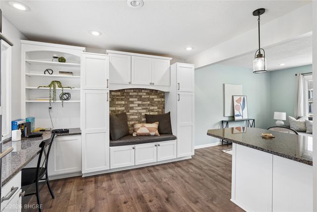 1607 Parkhill Drive, Norwalk, IA 50211