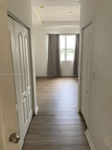 3760 NE 9th Ct, Homestead, FL 33033