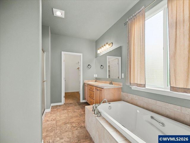 9902 Puma St, Aumsville, OR 97325