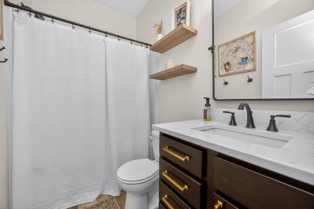 555 NE Meridian Drive, Waukee, IA 50263