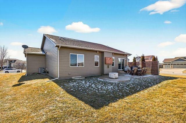 555 NE Meridian Drive, Waukee, IA 50263