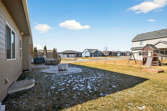 555 NE Meridian Drive, Waukee, IA 50263