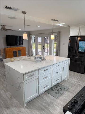 5323 Lantern Lane, Dallas, TX 75236