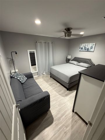 5323 Lantern Lane, Dallas, TX 75236