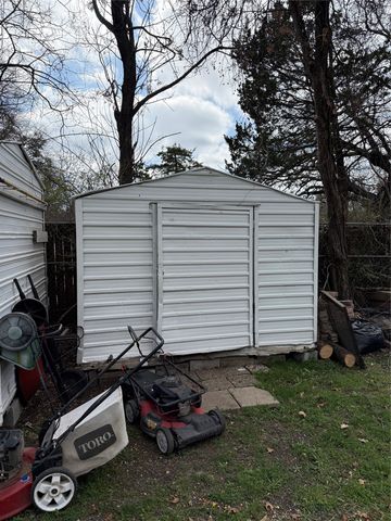 5323 Lantern Lane, Dallas, TX 75236