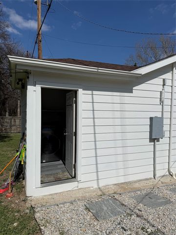 5323 Lantern Lane, Dallas, TX 75236