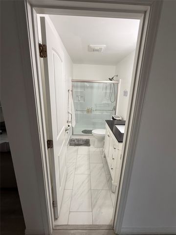 5323 Lantern Lane, Dallas, TX 75236