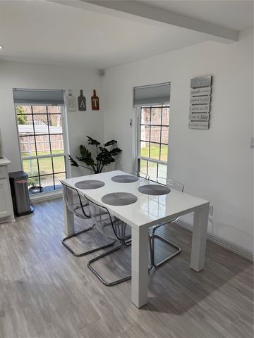 5323 Lantern Lane, Dallas, TX 75236