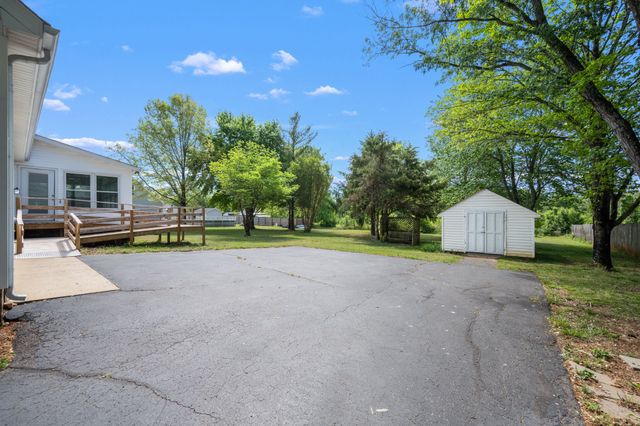 1618 Windy Meadow Dr, Christiana, TN 37037