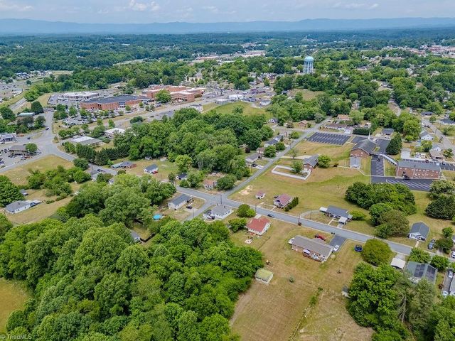 641 Sunset Drive, Mount Airy, NC 27030