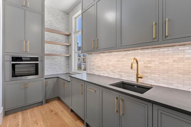 925 Fish Camp Road, Charleston, SC 29492