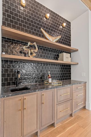 925 Fish Camp Road, Charleston, SC 29492
