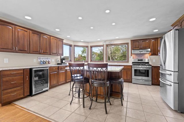 3022 FAIRWINDS DRIVE, Neenah, WI 54956