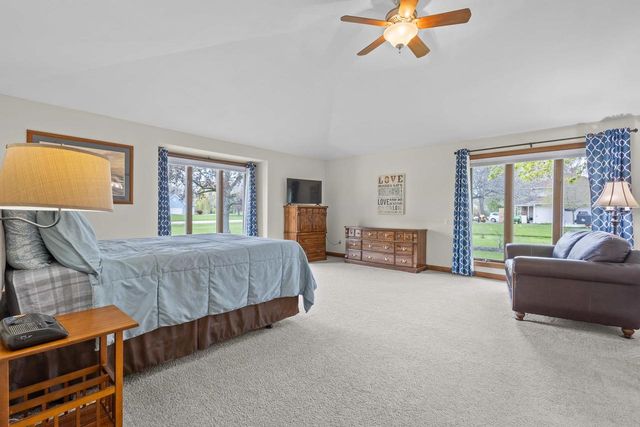 3022 FAIRWINDS DRIVE, Neenah, WI 54956