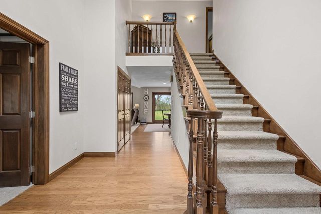 3022 FAIRWINDS DRIVE, Neenah, WI 54956