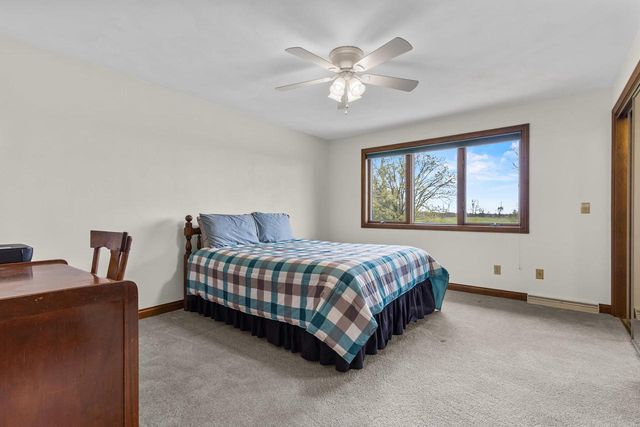 3022 FAIRWINDS DRIVE, Neenah, WI 54956