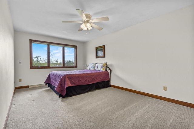 3022 FAIRWINDS DRIVE, Neenah, WI 54956