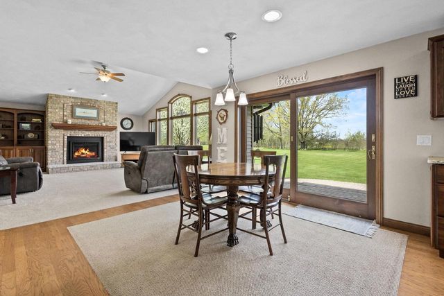 3022 FAIRWINDS DRIVE, Neenah, WI 54956