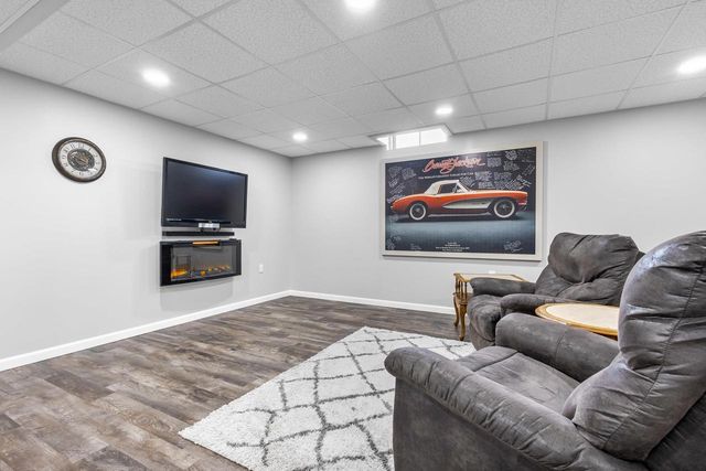 3022 FAIRWINDS DRIVE, Neenah, WI 54956