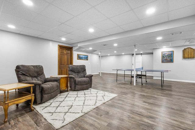 3022 FAIRWINDS DRIVE, Neenah, WI 54956