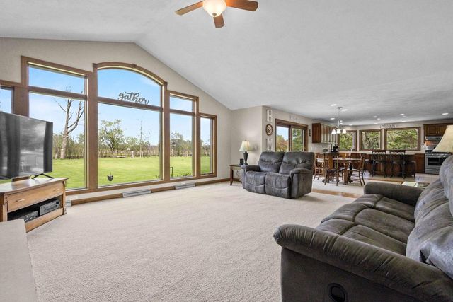 3022 FAIRWINDS DRIVE, Neenah, WI 54956