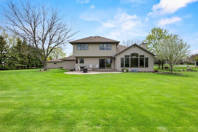 3022 FAIRWINDS DRIVE, Neenah, WI 54956