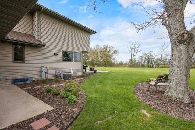 3022 FAIRWINDS DRIVE, Neenah, WI 54956