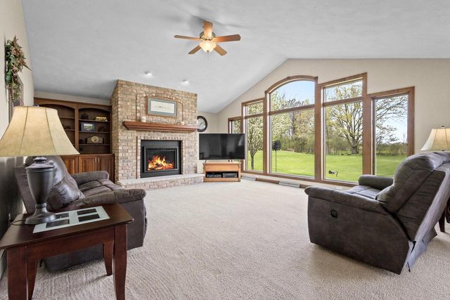 3022 FAIRWINDS DRIVE, Neenah, WI 54956
