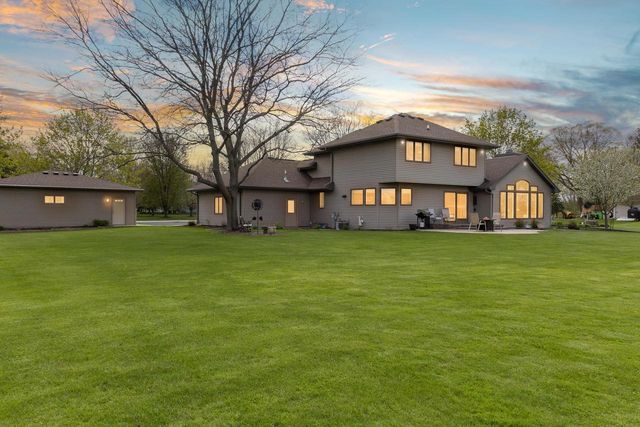 3022 FAIRWINDS DRIVE, Neenah, WI 54956