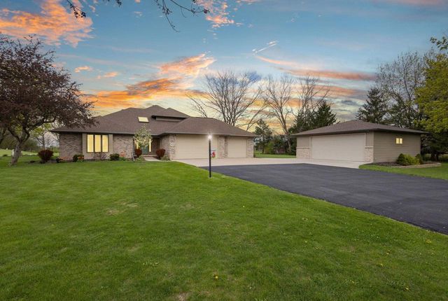 3022 FAIRWINDS DRIVE, Neenah, WI 54956