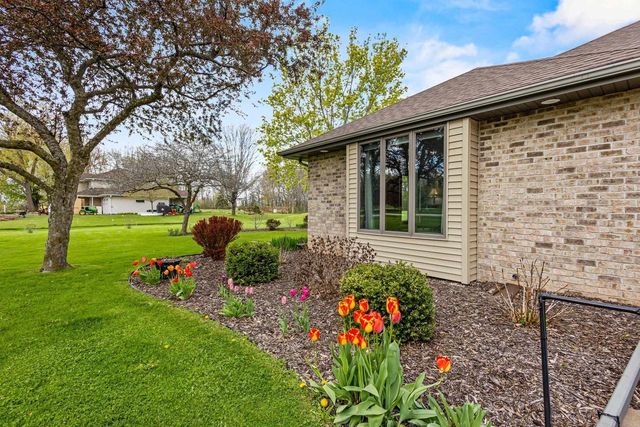 3022 FAIRWINDS DRIVE, Neenah, WI 54956