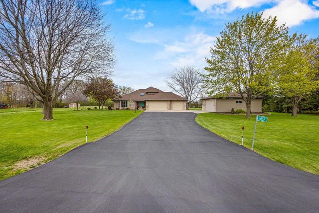 3022 FAIRWINDS DRIVE, Neenah, WI 54956