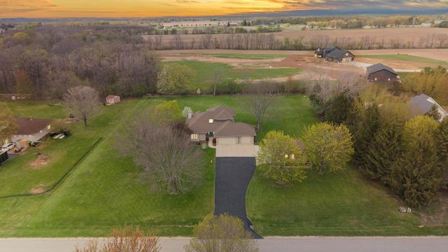 3022 FAIRWINDS DRIVE, Neenah, WI 54956
