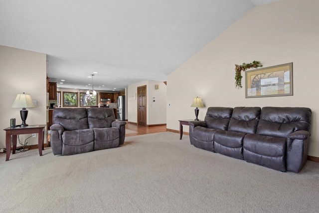 3022 FAIRWINDS DRIVE, Neenah, WI 54956