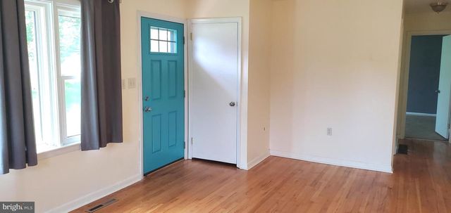 5028 IRENE DR, Harrisburg, PA 17112