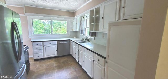 5028 IRENE DR, Harrisburg, PA 17112