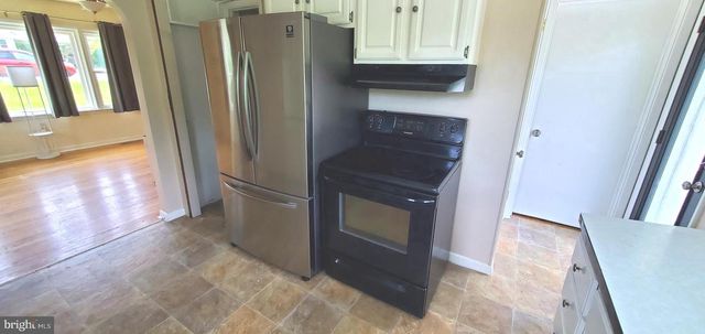5028 IRENE DR, Harrisburg, PA 17112