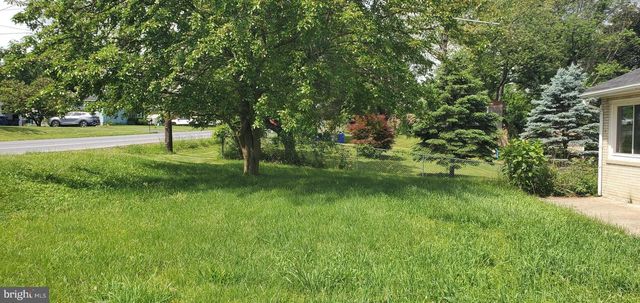 5028 IRENE DR, Harrisburg, PA 17112