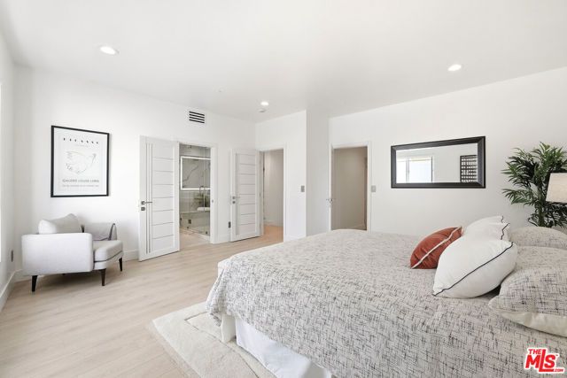 1020 Hilldale Avenue, West Hollywood, CA 90069