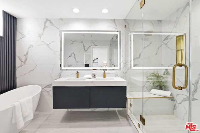1020 Hilldale Avenue, West Hollywood, CA 90069